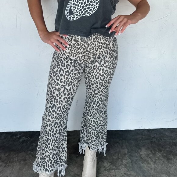 Blakeley Urban Non Distressed Cheetah Jeans - Picture 5 of 8